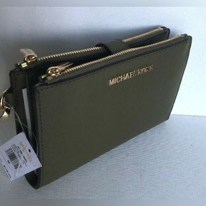 Michael Kors Jet Set Travel Double zip wristlet wallet
